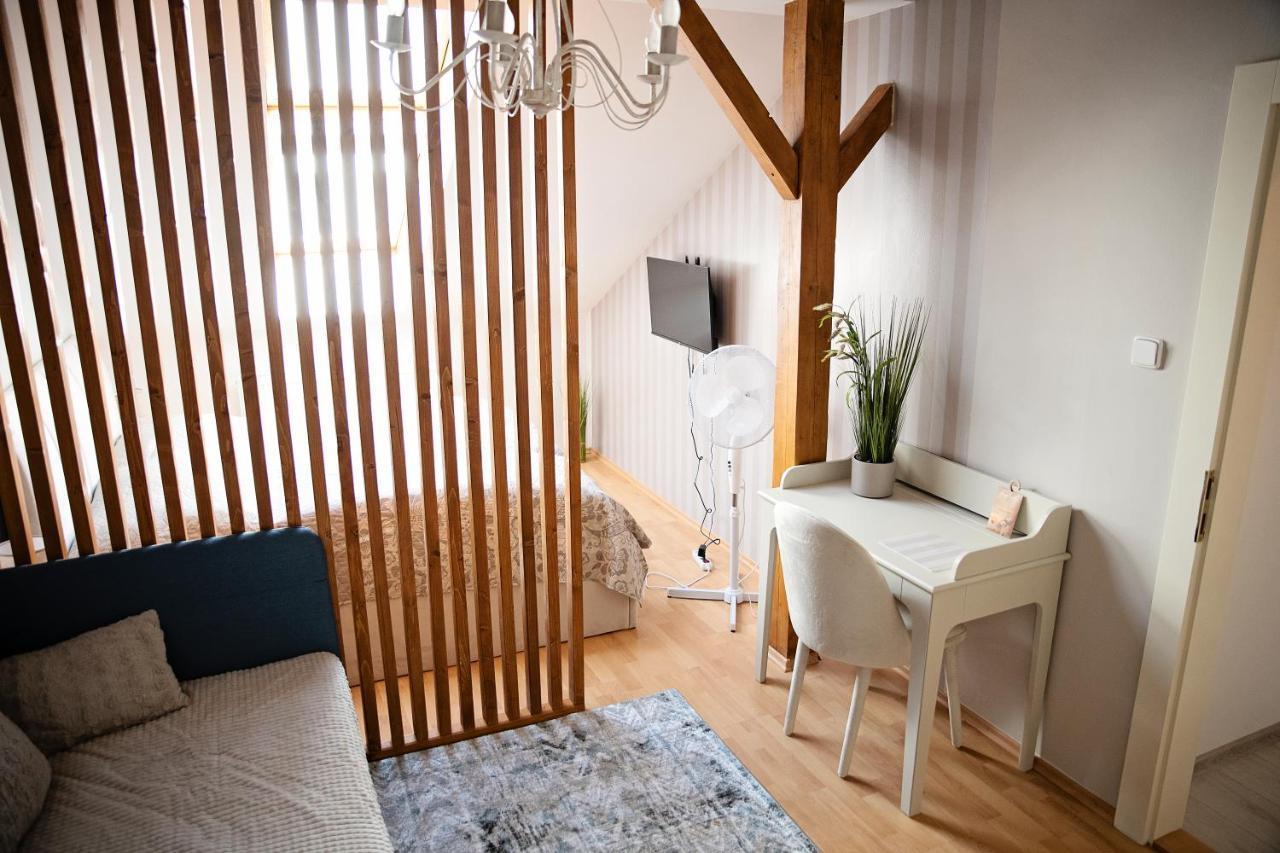 Cozy Modern Apartment In The Old Town - Hlavna Street 科希策 外观 照片