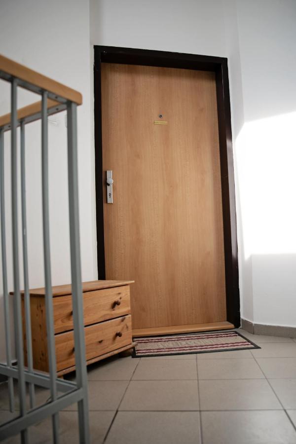 Cozy Modern Apartment In The Old Town - Hlavna Street 科希策 外观 照片
